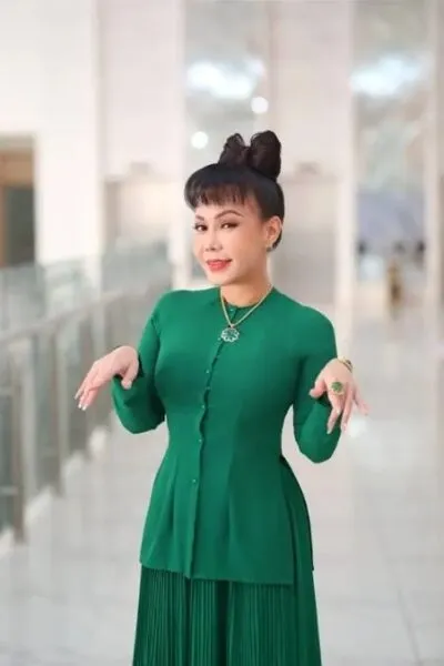 Việt Hương